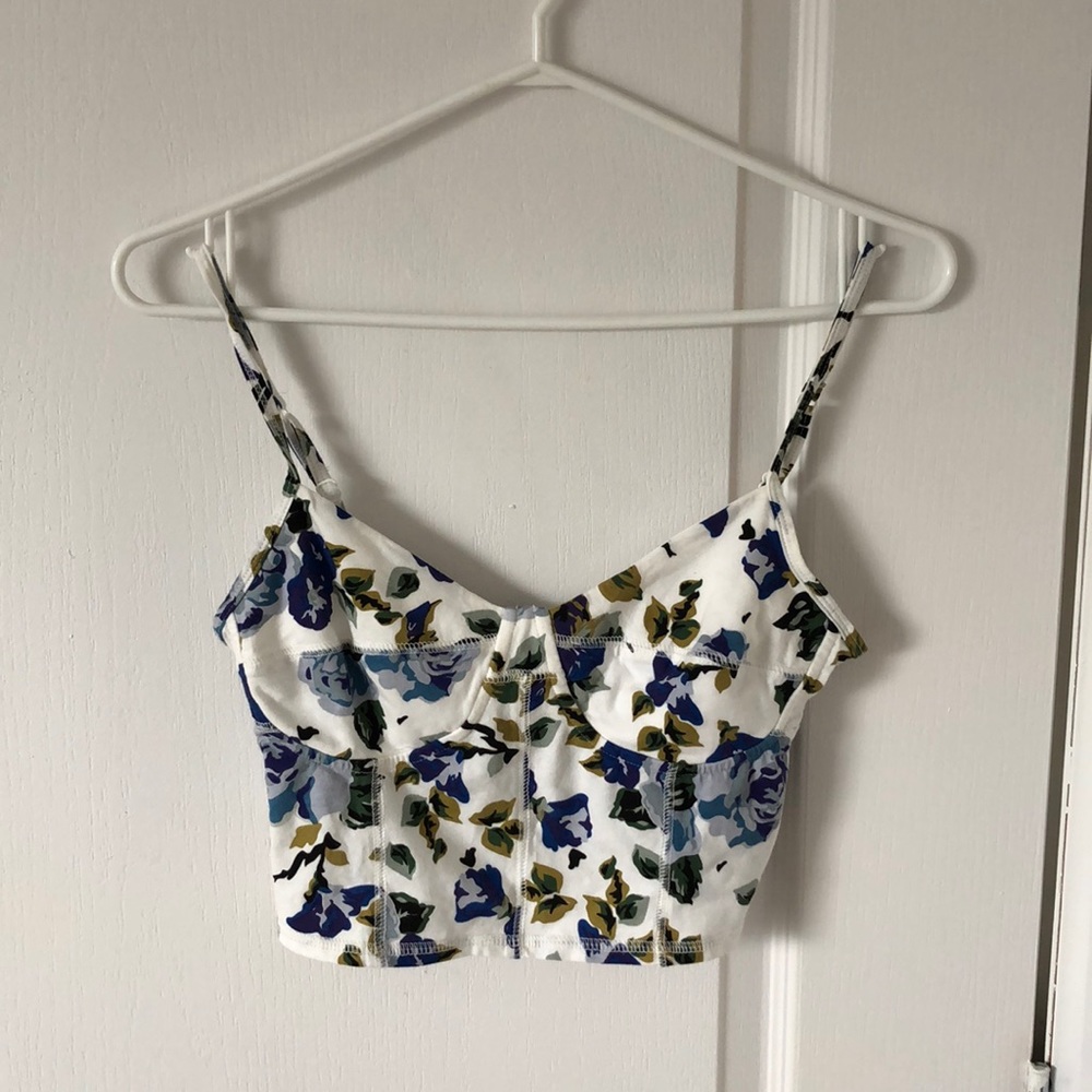 Garage Top. 2/15$ 3/20$